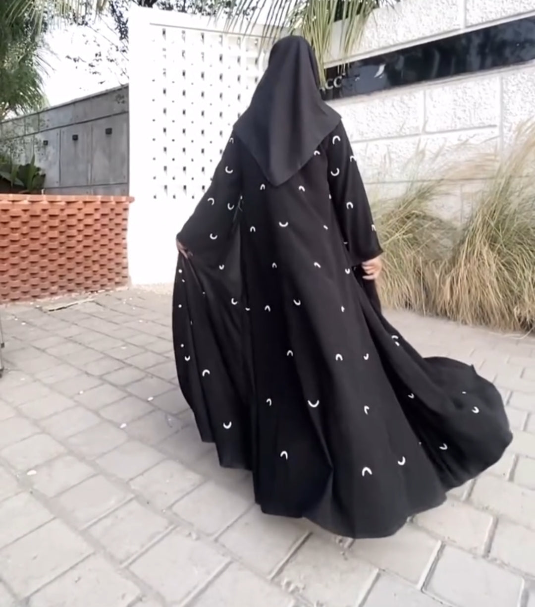 Moon Abaya 